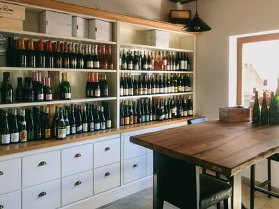 Delingo-Vinothek-Attersee-Feinkost-Lokal_004