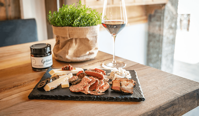 Delingo-Vinothek-Attersee-Feinkost-Jausenplatte-Tagesgericht_001